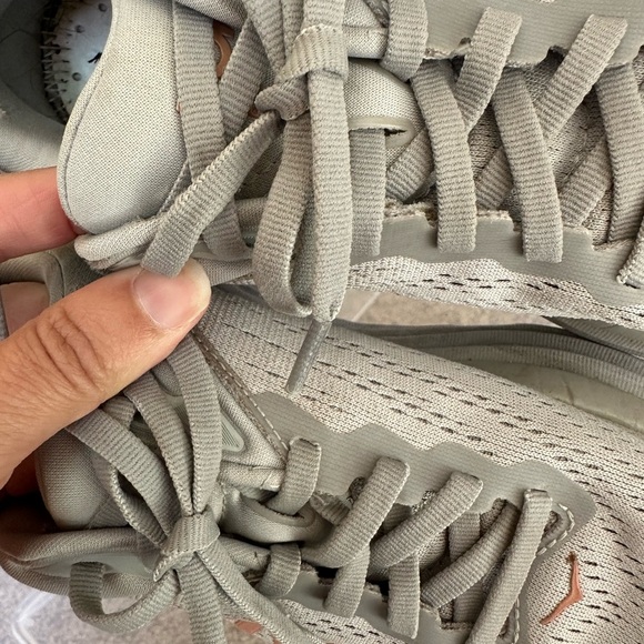 Hoka one one Bondi 8 women’s size 7.5B - Picture 15 of 16